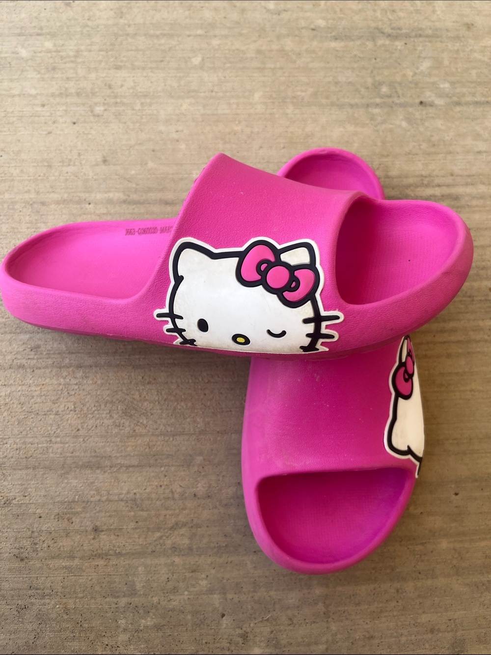 Hello Kitty Girl’s Hot Pink Slide Sandals